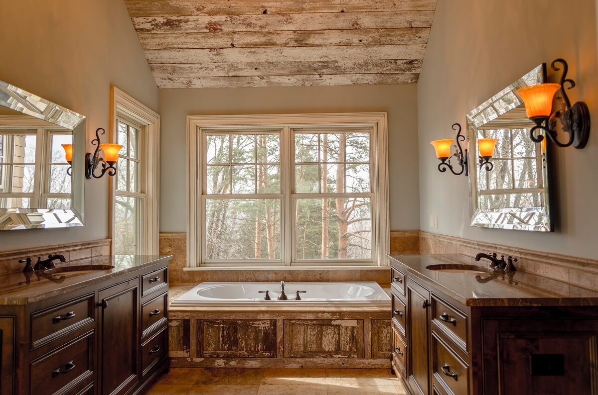 Łazienka urządzona w stylu rustic glam